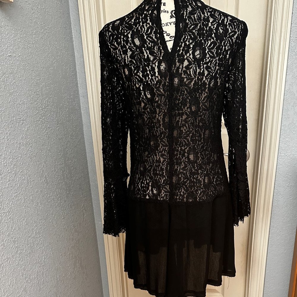 Sheer Black Lace Long bell-shape sleeve w/front cutout - Picture 2 of 8